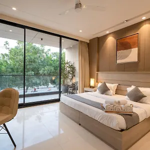 The Lodgers Luxury Near Golf Course Road Hotel Gurgaon